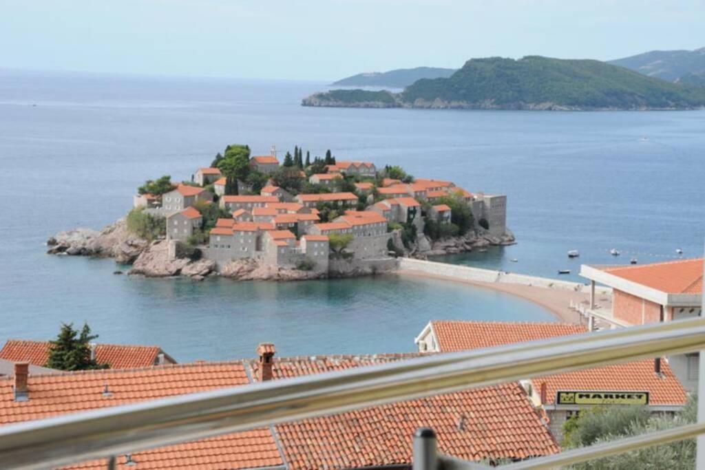 Bmv Room With East Island View Свети Стефан Екстериор снимка