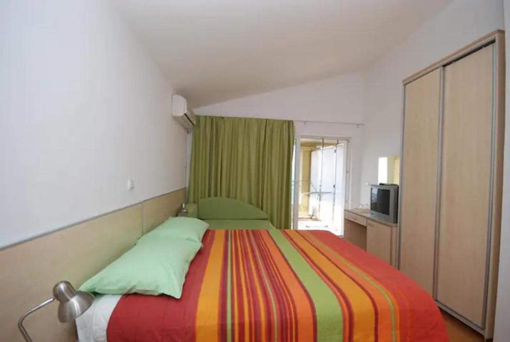 Bmv Room With East Island View Свети Стефан Екстериор снимка