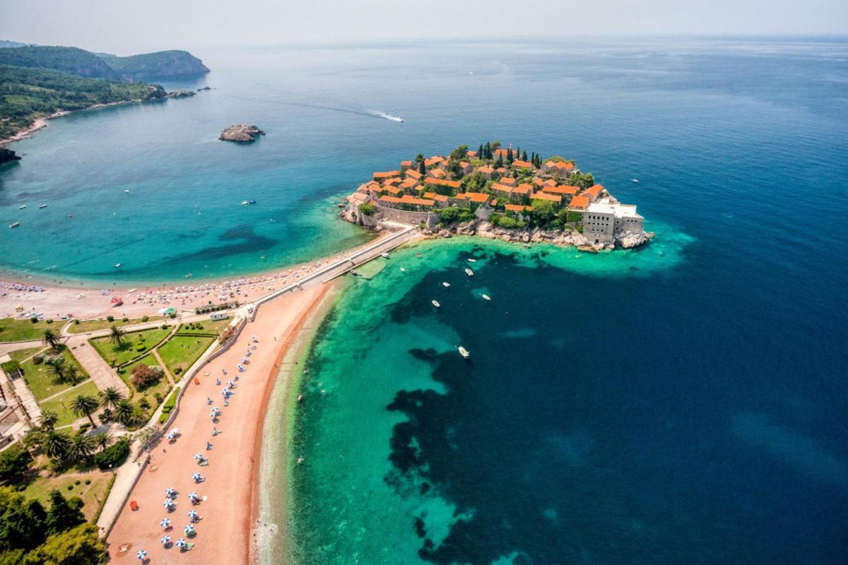 Bmv Room With East Island View Свети Стефан Екстериор снимка